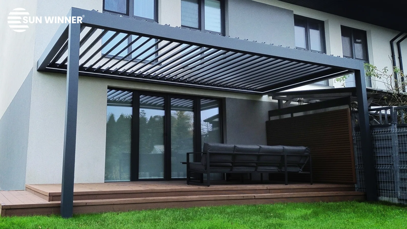 Pergola tarasowa z regulowanym dachem